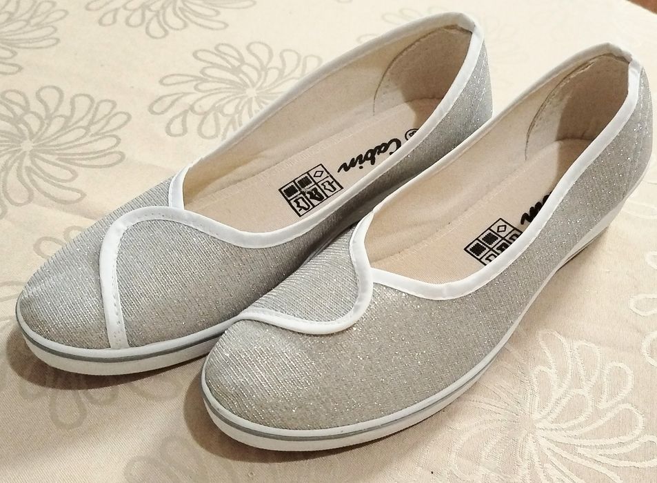 Сребристи платнени дамски обувки на платформа,