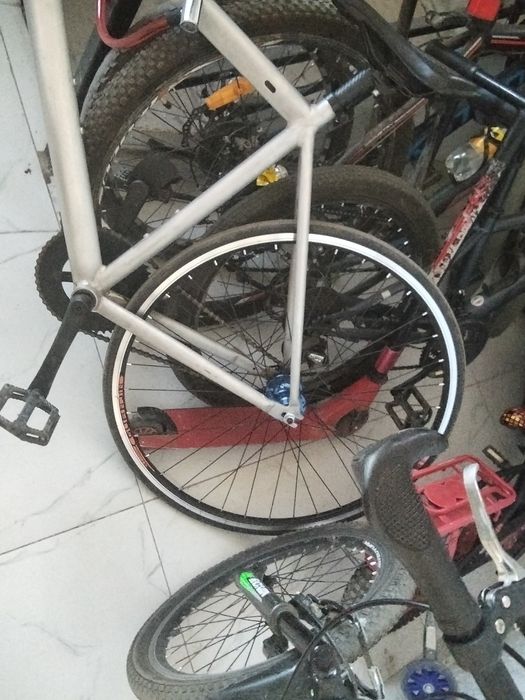 Unknown kombat fixed gear