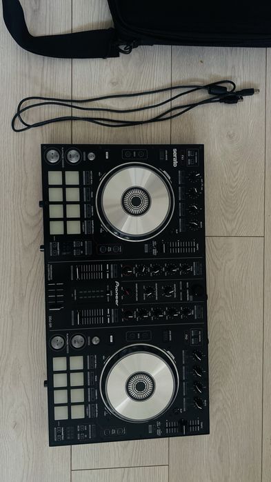 “Pioneer DDJ-SR cu geantă inclusă – 1500 RON”