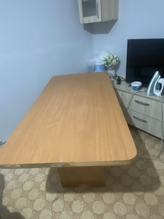 Стол в отличном состоянии