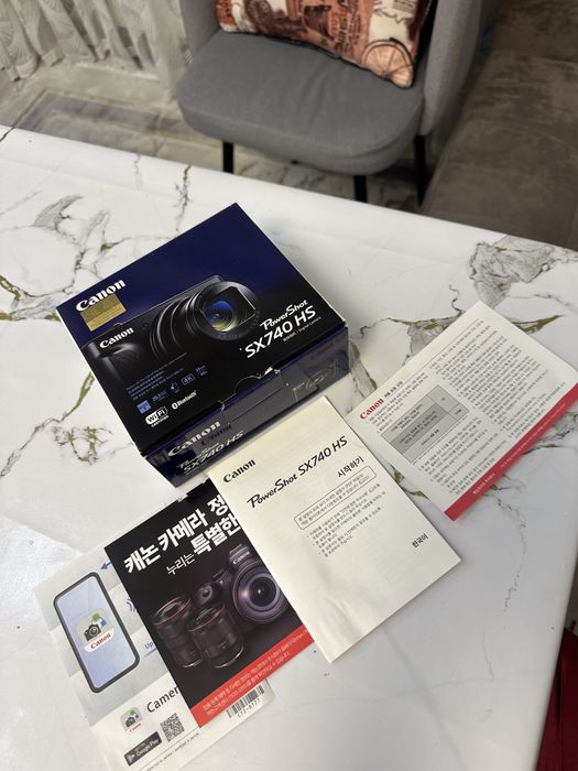 Продаю Canon PowerShot SX740 .