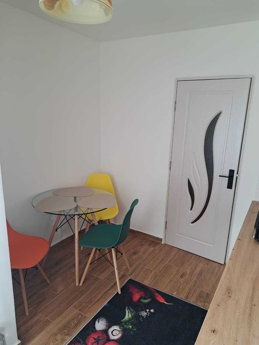 Inchiriez ap 2 camere Bld Roman Musat