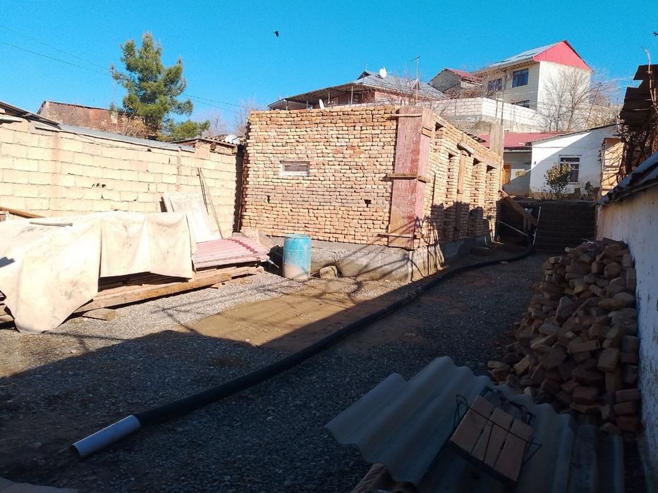 Продаётся дом в центре - Кирпичка, 7 соток