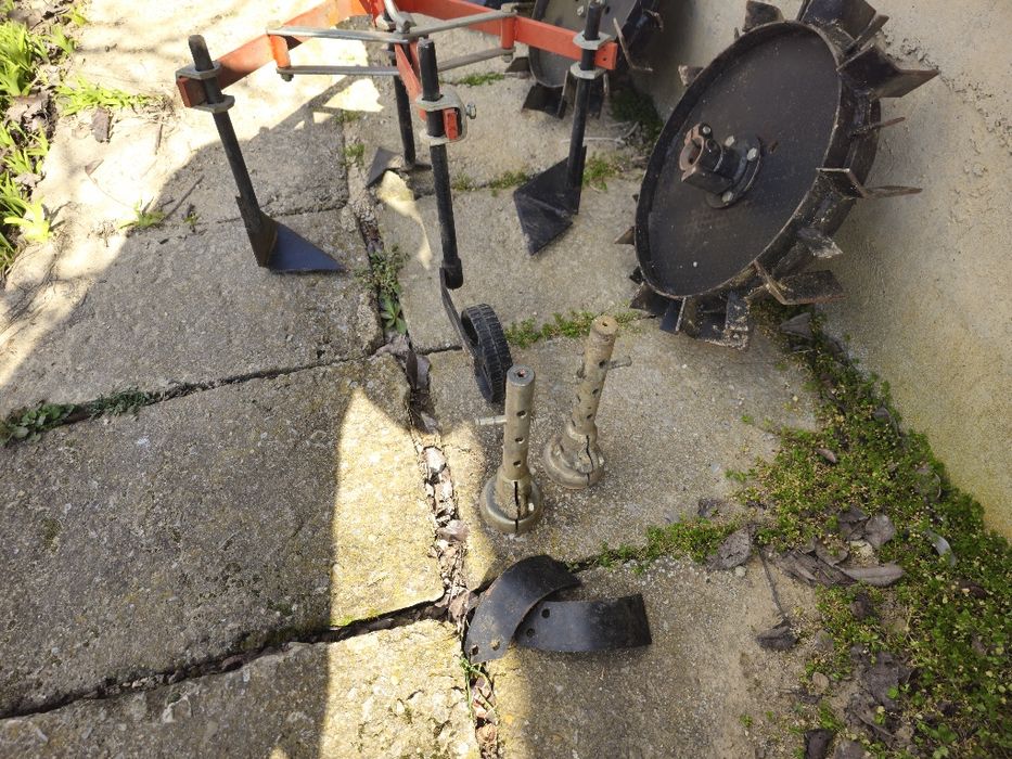 Инвентар за мото фреза плуг,култиватор, метални колела,браздир