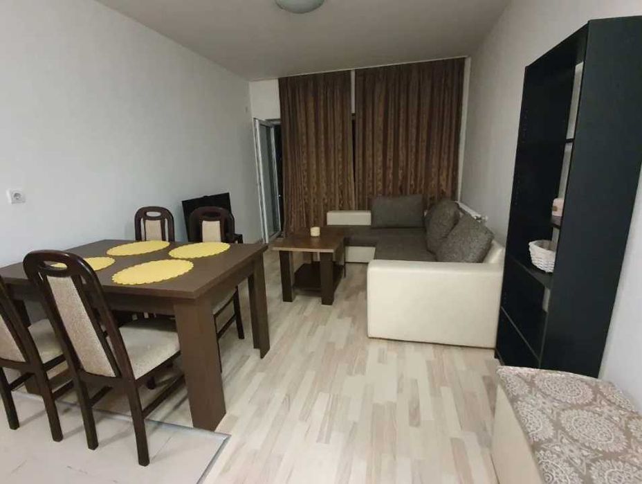 Продава се Тристаен апартамент в Бургас, Лазур - 81 кв.м за 1089 €/кв.м - Снимка #2