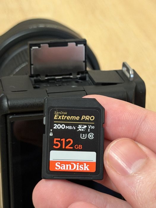 Sony ZV-E10 Mark II +  Obiectiv Sigma 18–50mm f/2.8 | Ca nouă