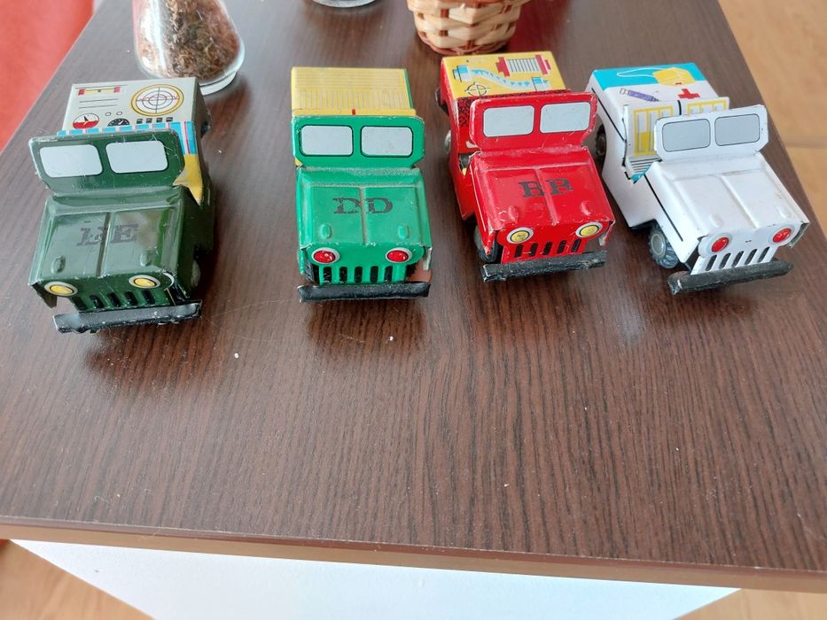 Jucarii vechi, China , set mașinuțe Jeep