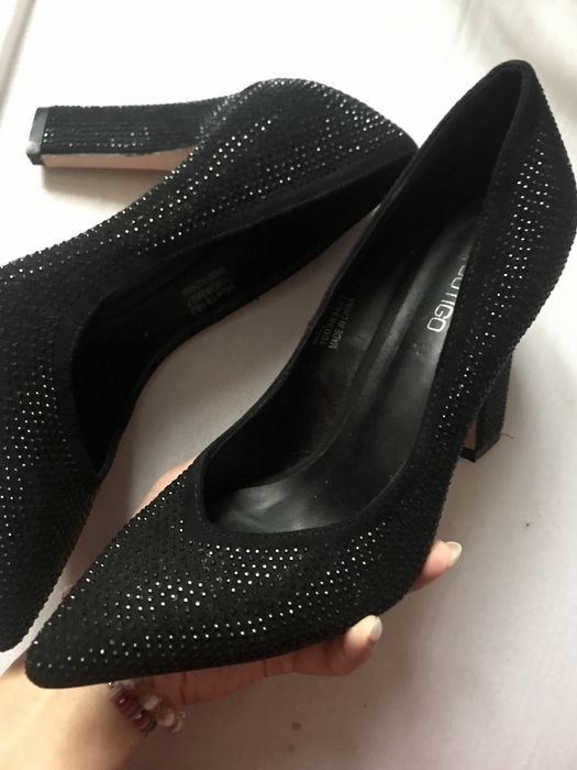 Продаются туфли и кроссовка