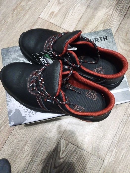 Работни обувки  42-43н.