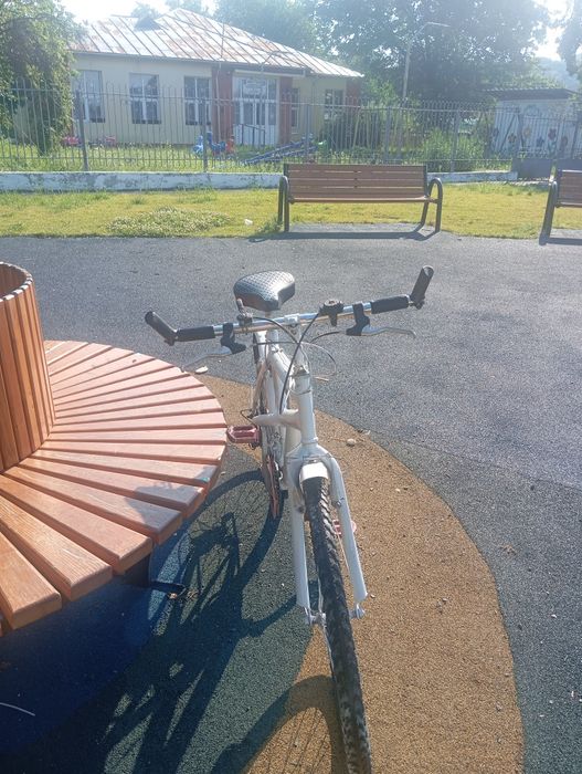 Bicicleta alba de vânzare
