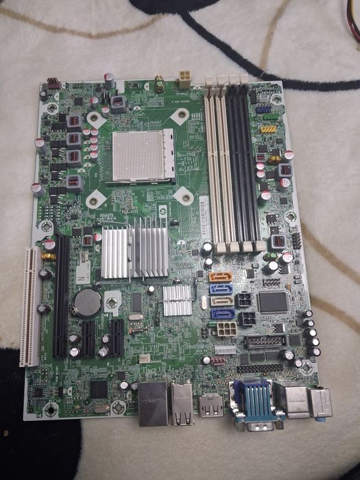 Placă video ATI radeon HD 4870 + adaptor DVI