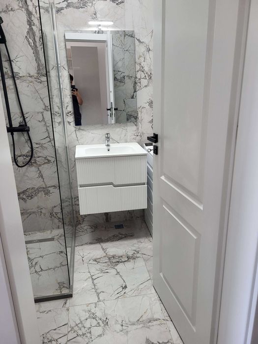 Închiriez apartmanet cu parcare subterană