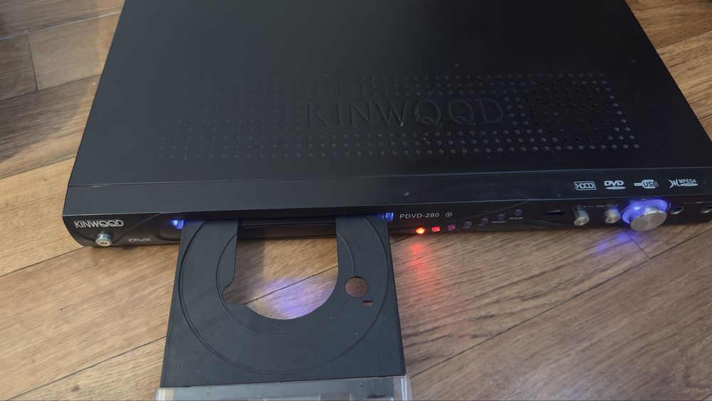 Продам DVD-плеер