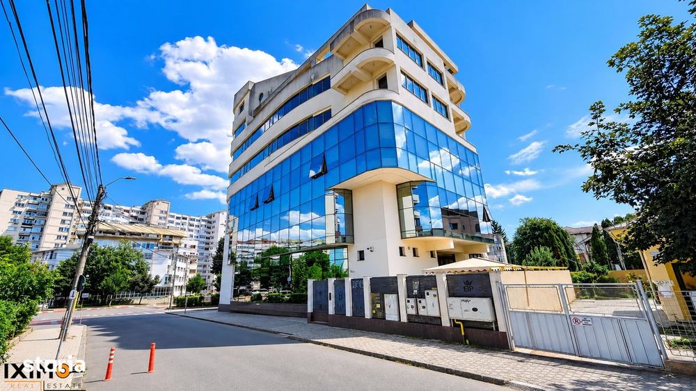 Spatiu Ucentral cu IsU & Parking