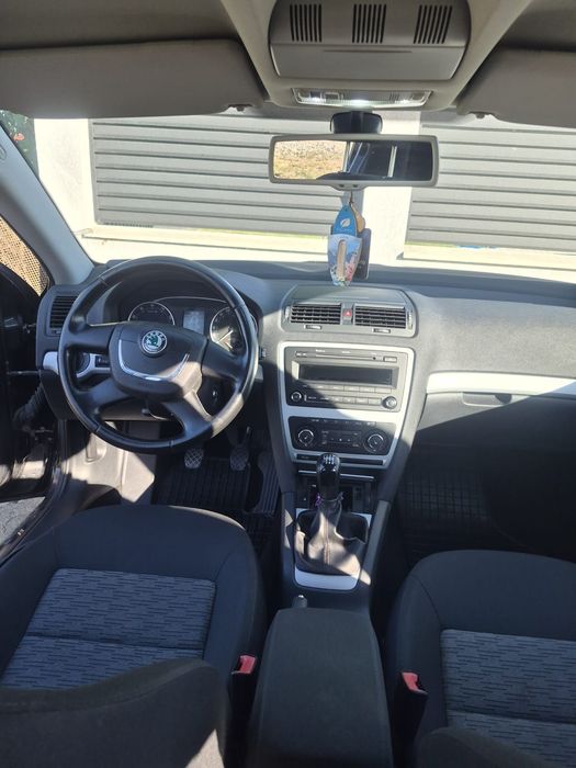 SKODA Octavia 2010 — imagine 5