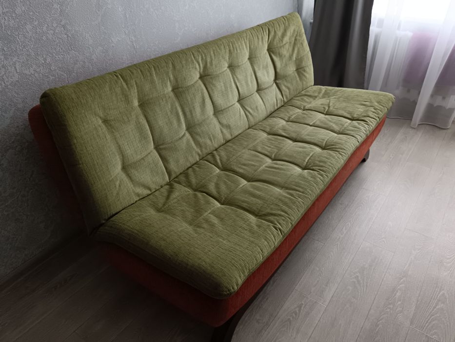 Продам диван, книжка