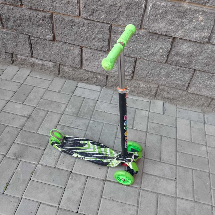 Самокат 3х колёсный