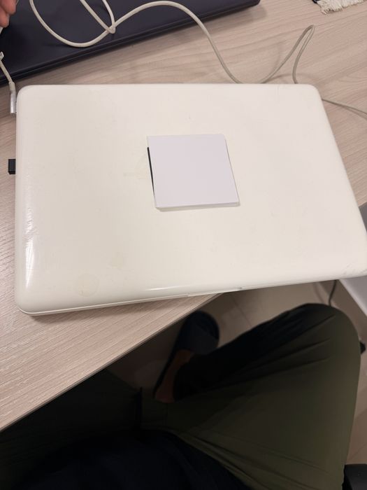 Продам старый macbook
