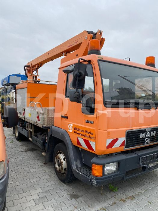Autoutilitară cu nacelă MAN 8.163