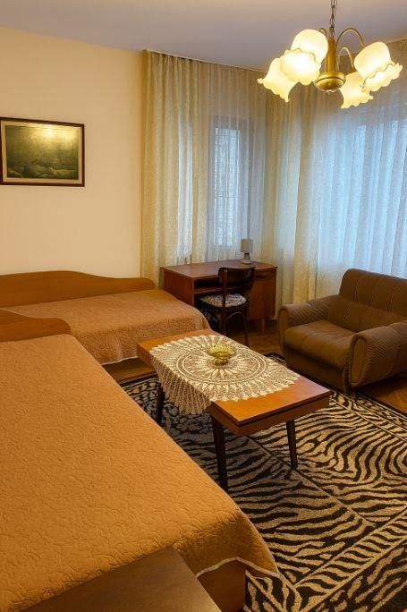 Дава се под наем Тристаен апартамент в Варна, Център - 55 кв.м за 600 € - Снимка #3