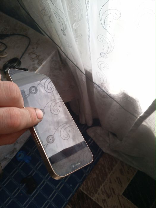 Продам срочно айфон 12 про на 256г