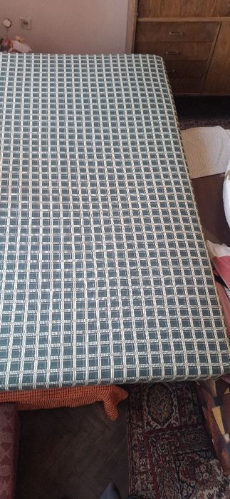 Спалня от естествено масивно дърво