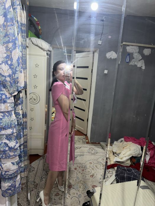 Розовая платья размер 46 М