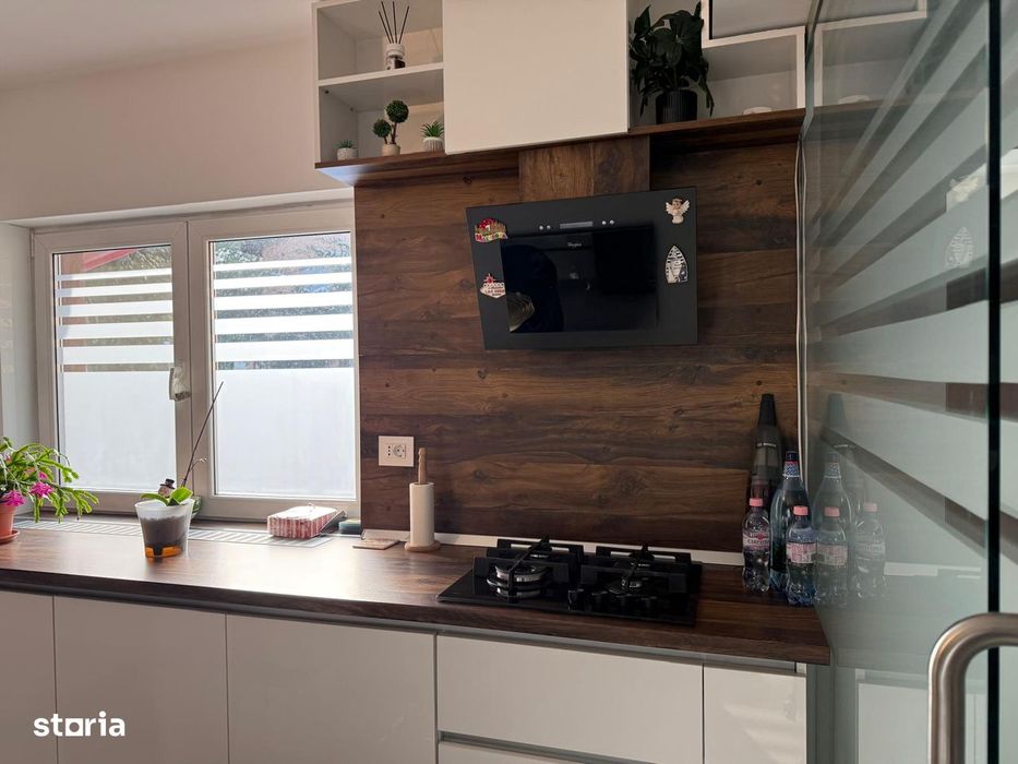 Pipera - Ansamblu Rezidential Class - Vila Moderna vedere spre Lac