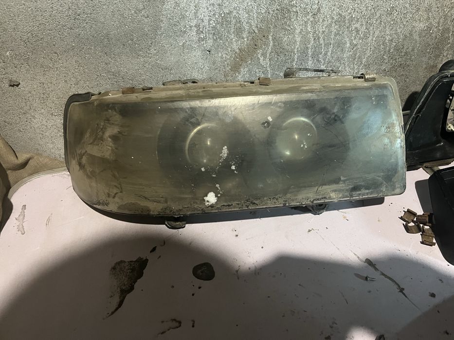 Продам фары на ауди 80 б3