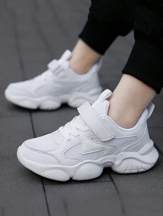 Оригинални детски кецове Nike и бели маратонки shein
