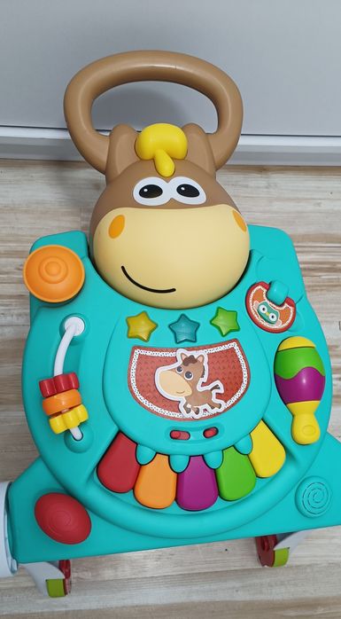 Premergător cu masa de activități pentru bebe