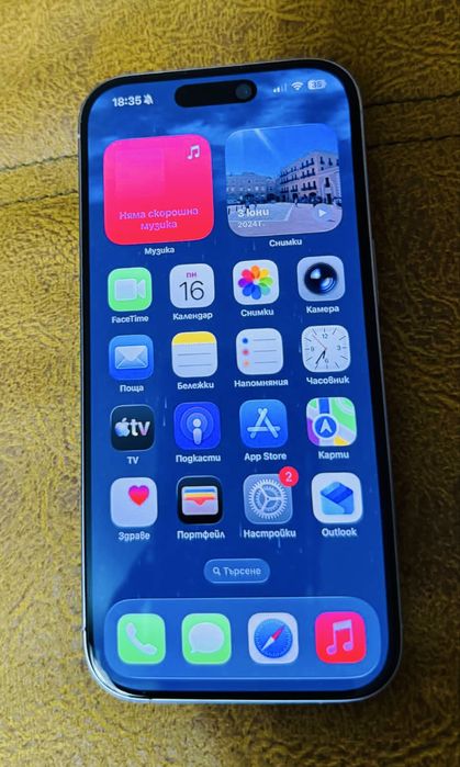 Телефон Iphone 16 pro