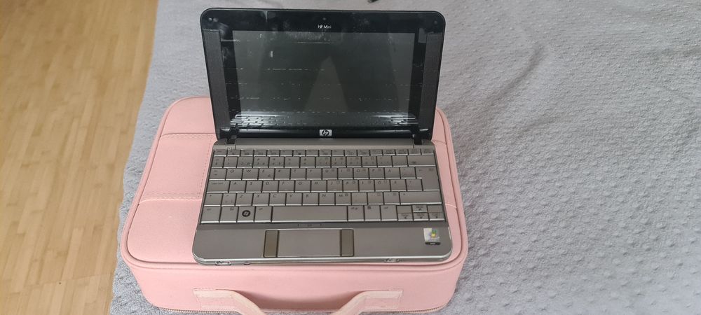 Продам нетбук HP,