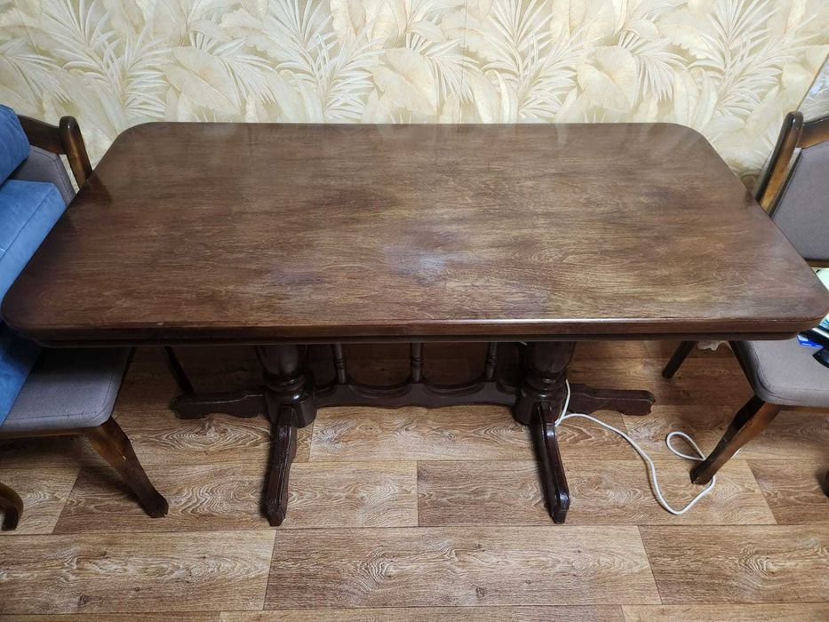 Стол деревянный с тремя стульями,