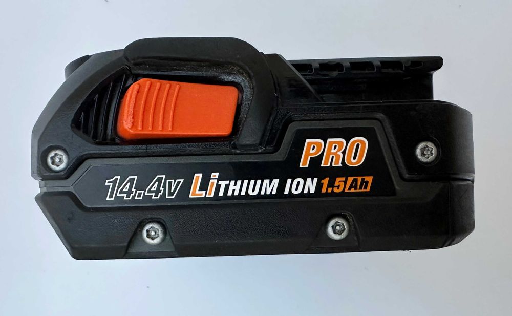 AEG L1415R -Акумулаторна литиево-йонна батерия 14.4V 1.5Ah с индикатор