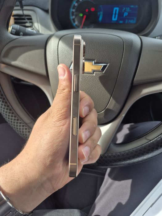 Продам или обменяю iphone 16 Pro 128