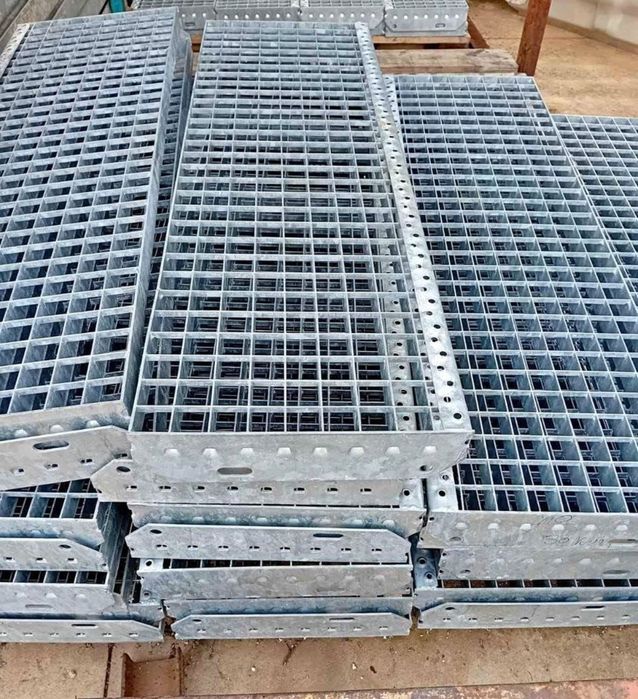 Vand gretare zincate și trepte