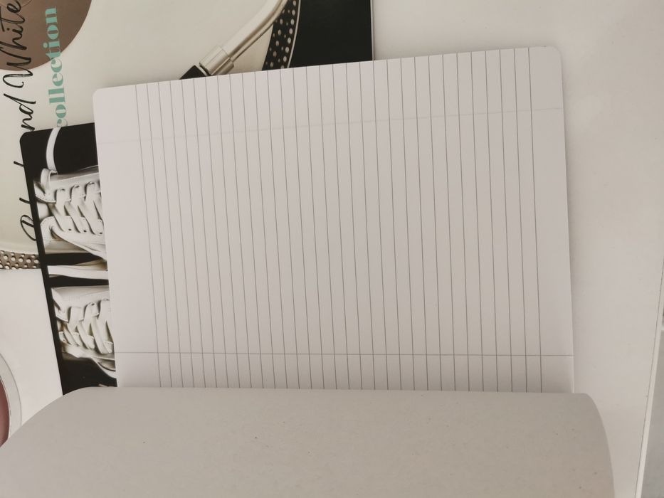 празни тетрадки по 60 листа 0,60 стотинки