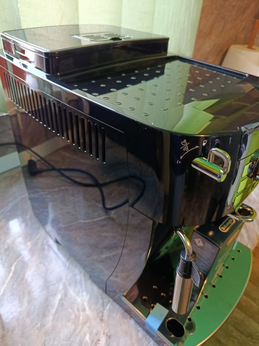 Espressor Delonghi magnifica s ( Nou).