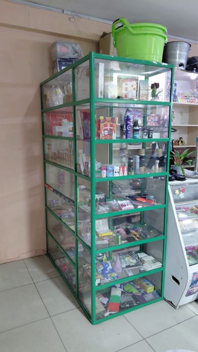 Продам витрину б/у