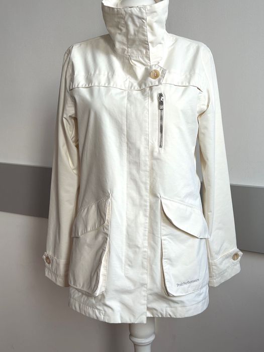 Хубаво дамско яке Peakperformance