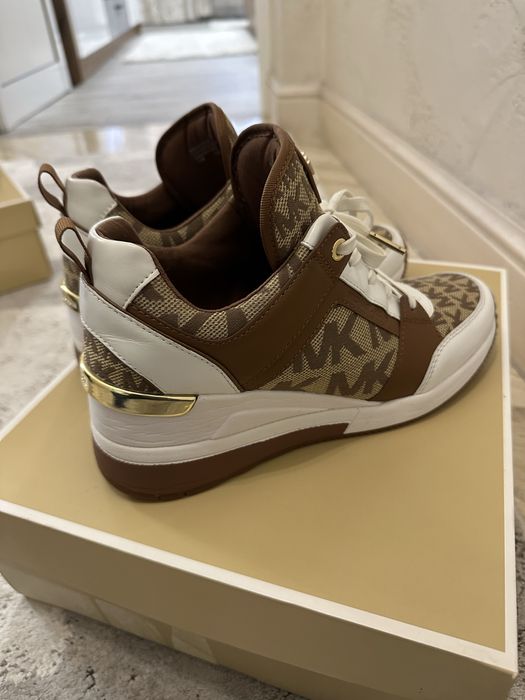 Маратонки- Michael Kors