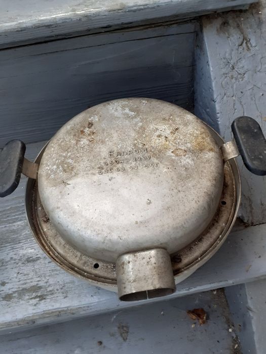 Чисто нови неизползвани тенджери, тип скара.Немска, на Елпром.