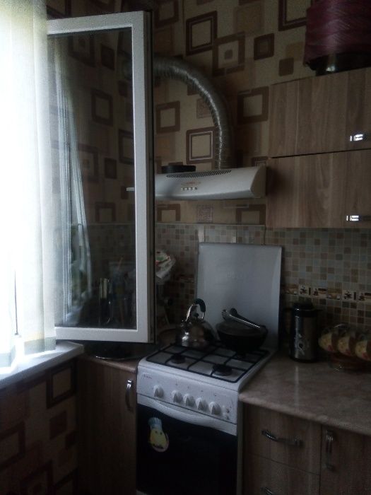 ПРОДАЕТСЯ 2\4\4 перекресток Ширин Фархадский