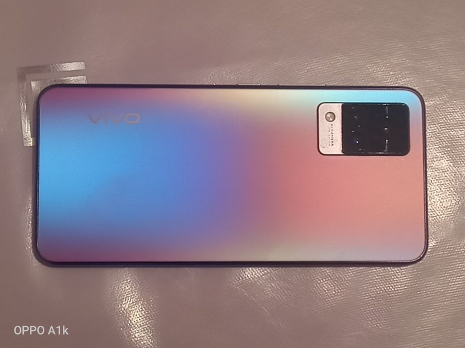 Продам телефон срочно