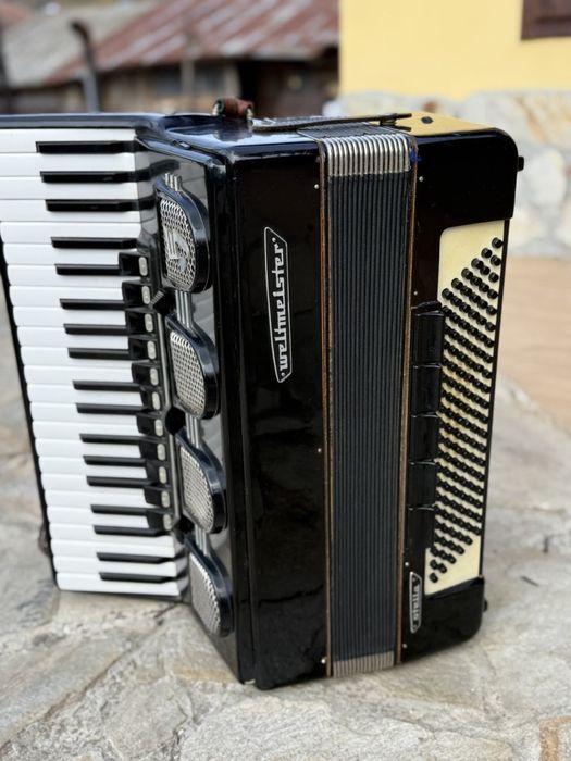 Акордеон  WELTMASTER Стела 120 баса