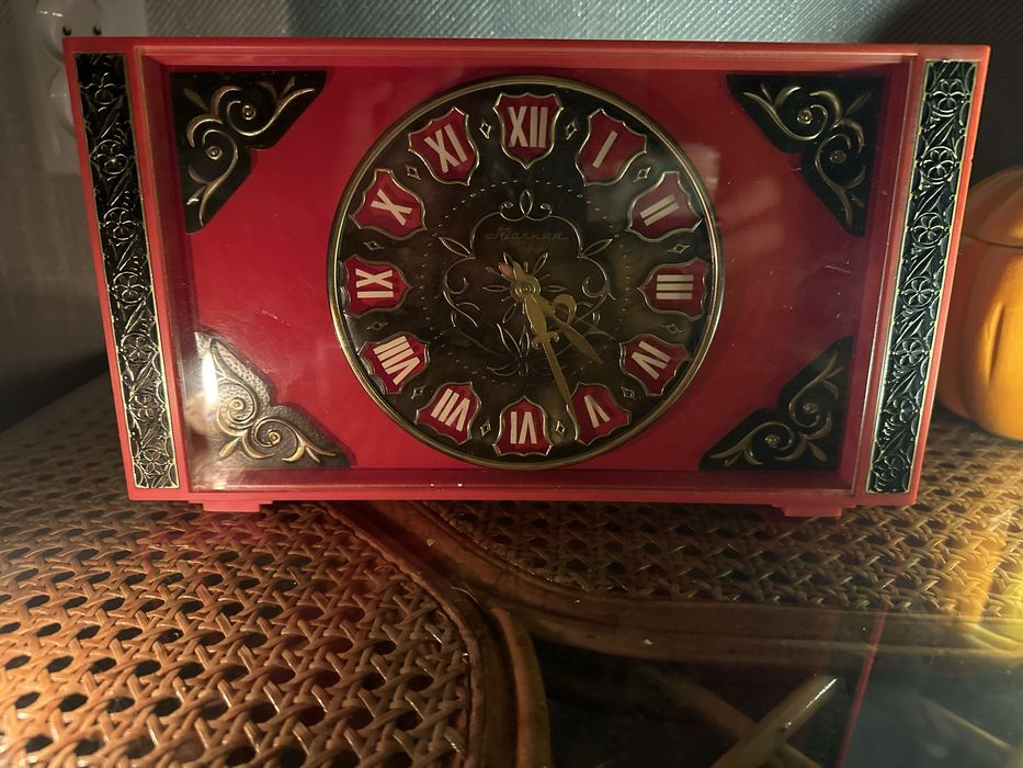 Часы  антиквариат!!