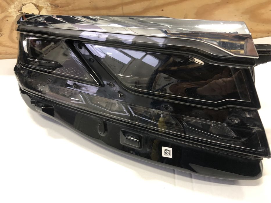 Far dreapta Volkswagen Touareg III Full Led Matrix