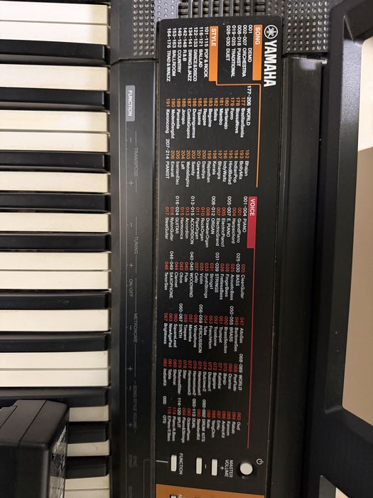 Orga/pian digitala Yamaha FSR F51