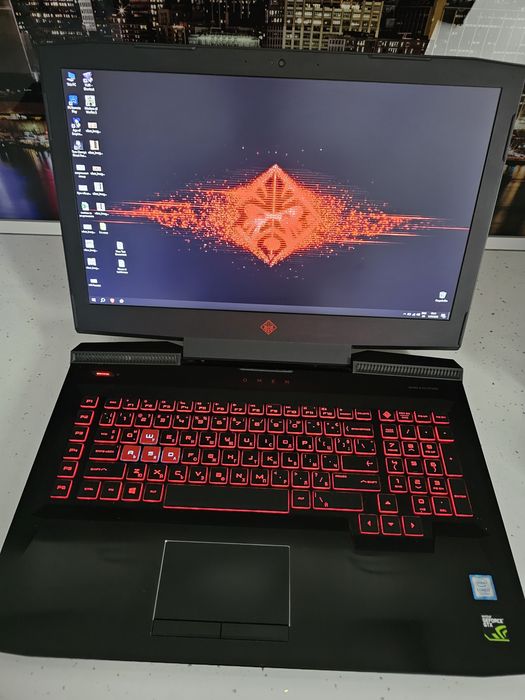 HP OMEN 17 -  17.3 144 hz / Intel I 7  / GTX 1060 ( 6gb) / 16 gb ram